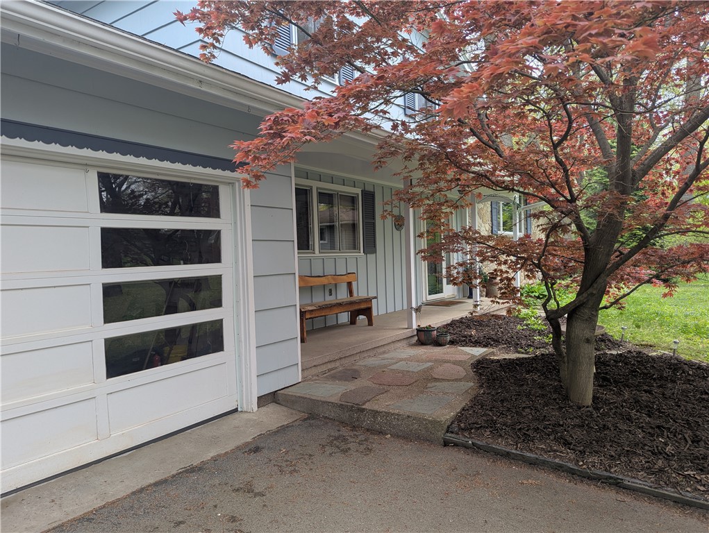696 Summit Drive, Webster, New York image 4