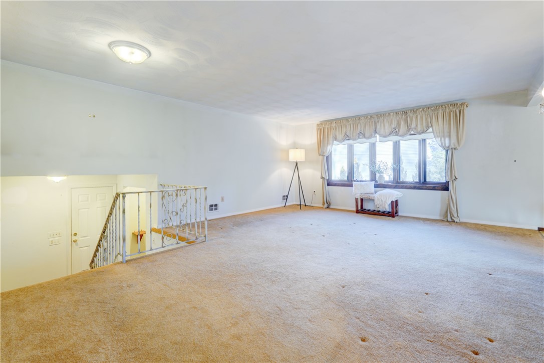 124 Charleswood Drive