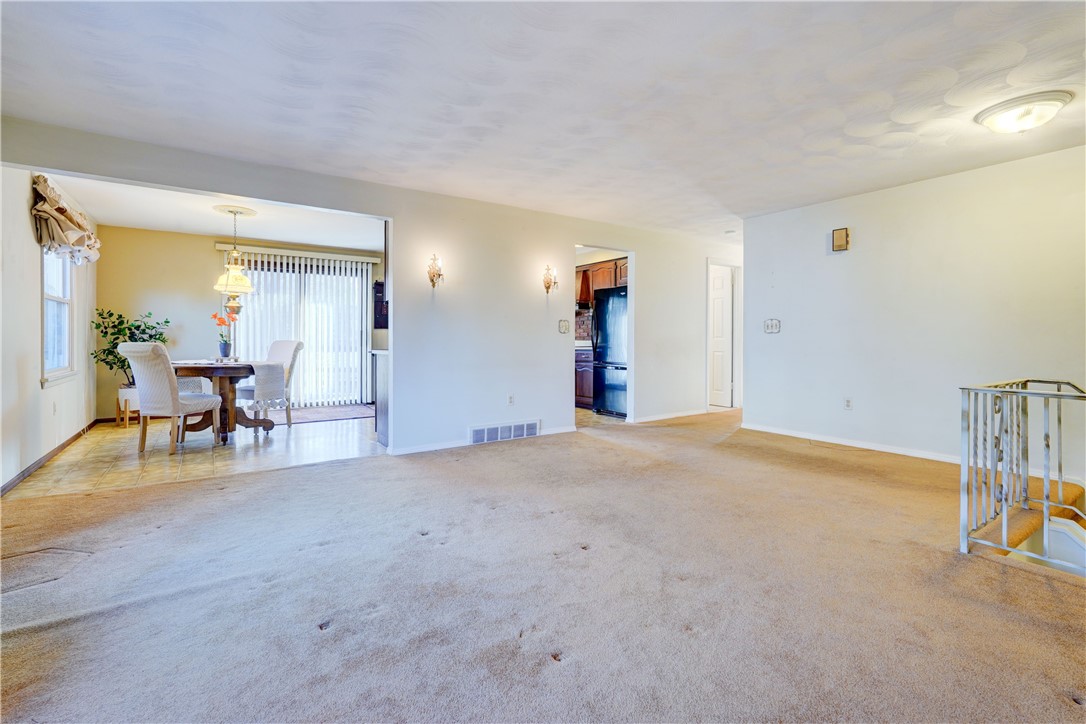 124 Charleswood Drive