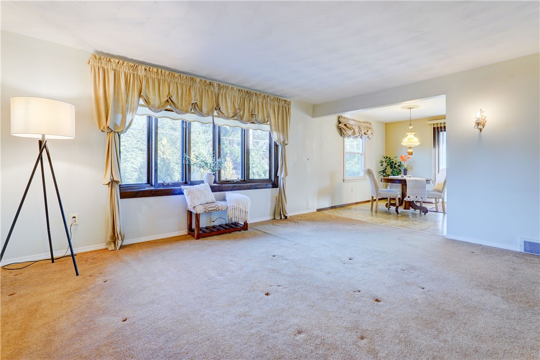 124 Charleswood Drive