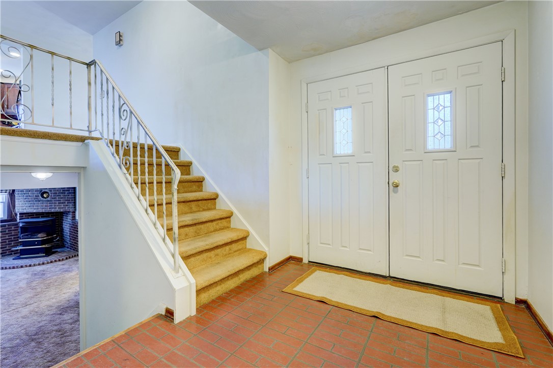 124 Charleswood Drive