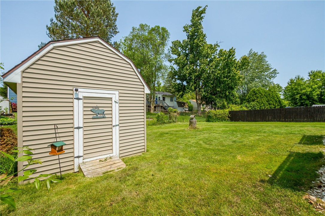 5776 Limestone Lane, Farmington, New York image 30