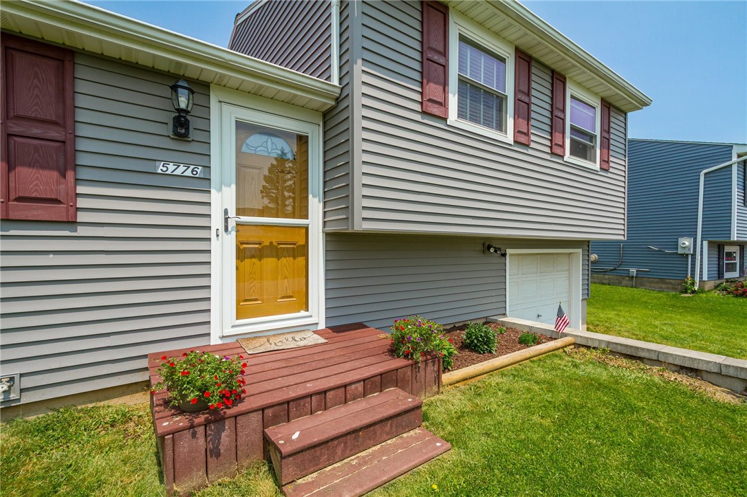 5776 Limestone Lane, Farmington, New York image 3