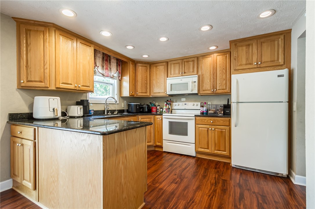 5776 Limestone Lane, Farmington, New York image 11
