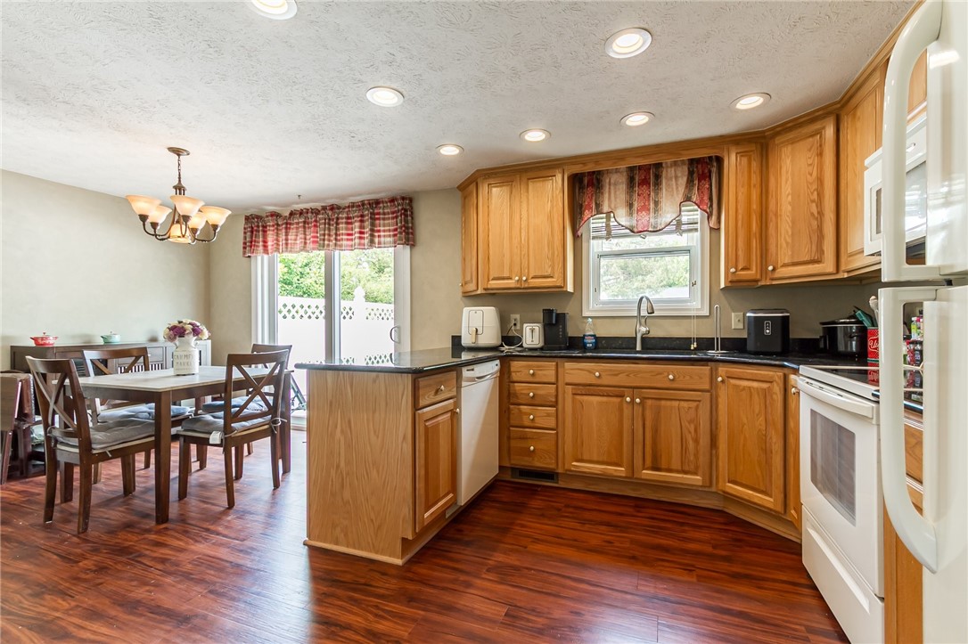 5776 Limestone Lane, Farmington, New York image 13