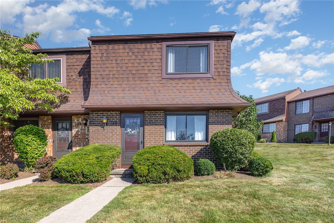 124 Surrey Hill Way