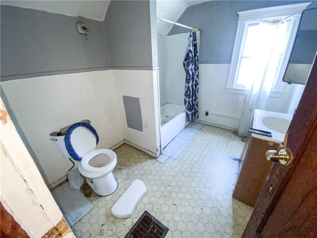 121 Baycliff Drive, Rochester, New York image 8