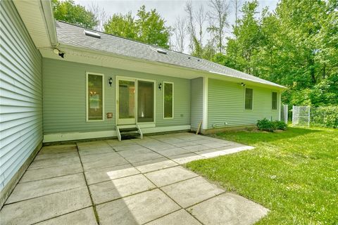 Tiny photo for 6578 Lakeside Road, Ontario, NY 14519 (MLS # R1690950)