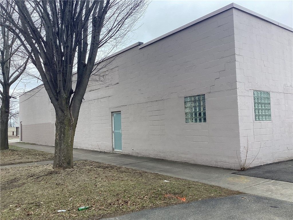 Photo of 16 Lincoln Avenue, Rochester, NY 14611 (MLS # R1667289)