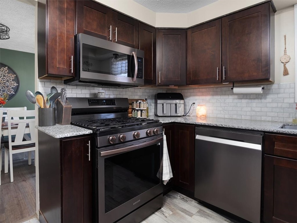 247 Peakview Drive, Henrietta, New York image 13