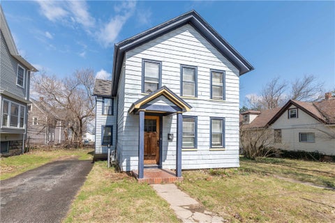 Photo of 54 Sanford St B (Upper) St, Rochester, NY 14620 (MLS # R1717140)