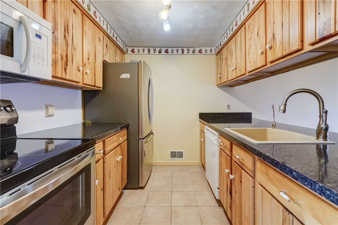 57 Village Trail Trl, Mendon, New York image 8