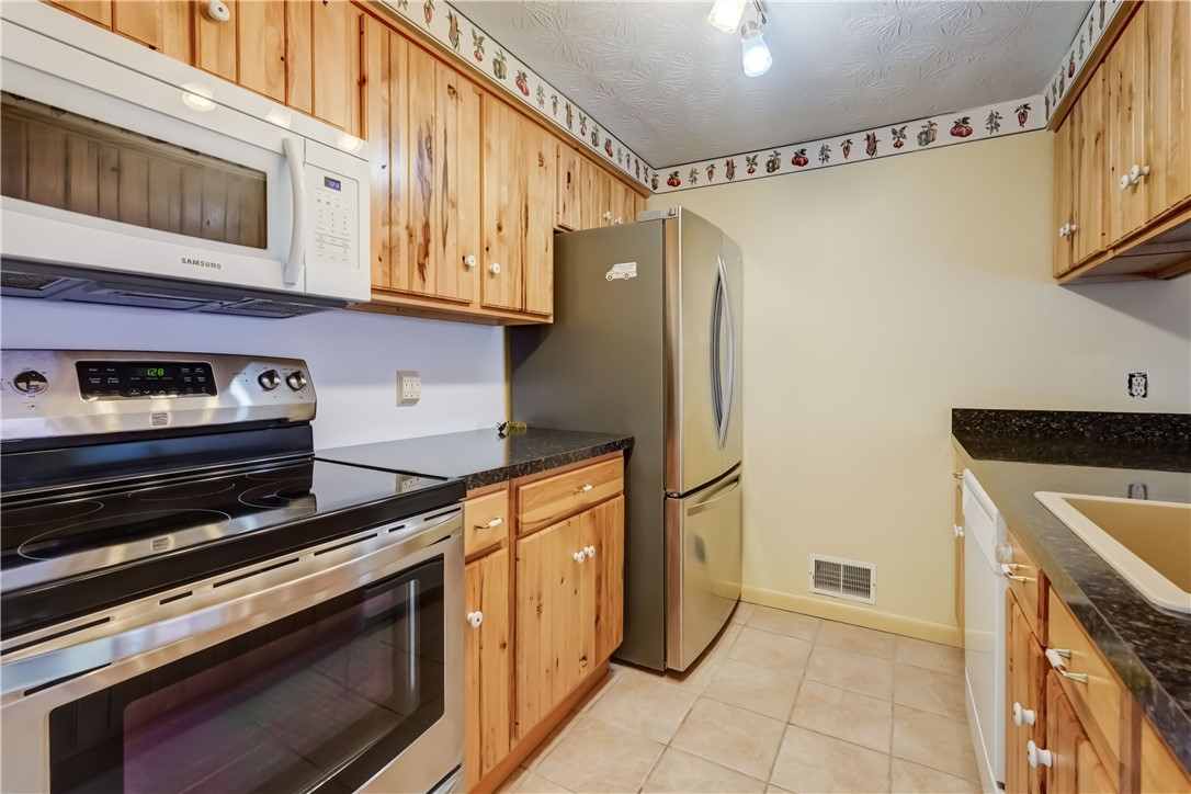 57 Village Trail Trl, Mendon, New York image 7