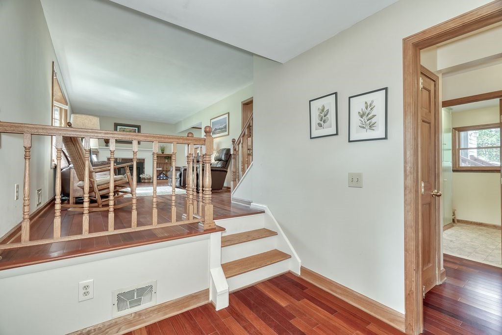 26 Bunker Hill Dr Drive