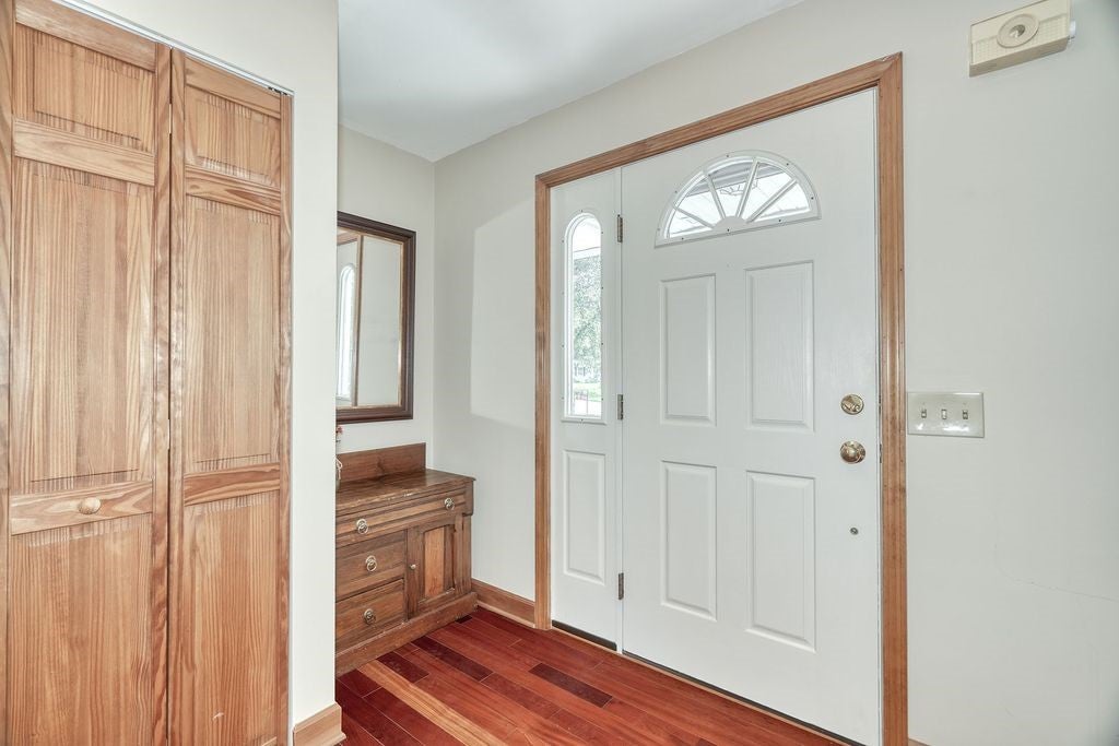 26 Bunker Hill Dr Drive