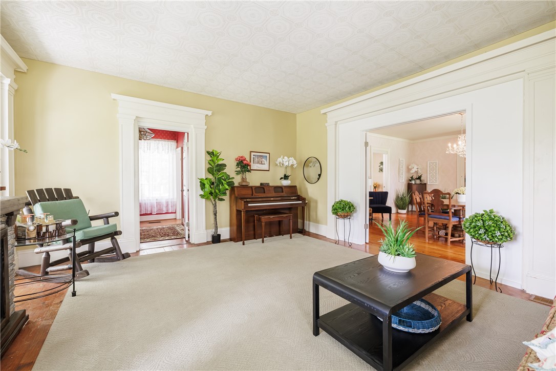 90 Ontario Street, Mendon, New York image 11