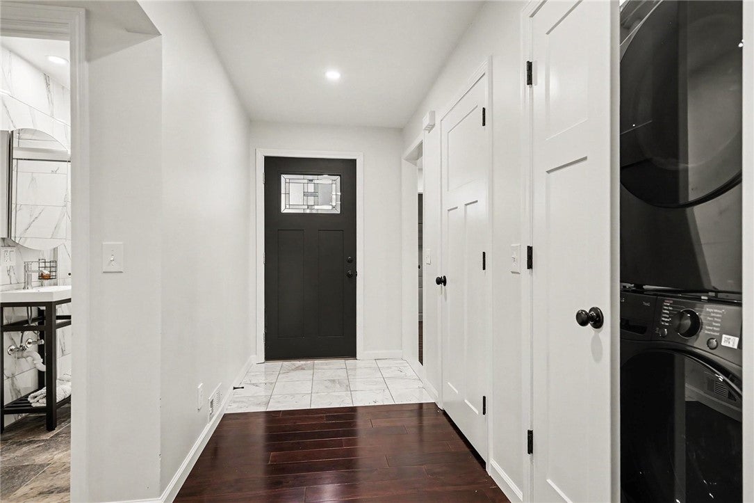 8 Hillview Drive