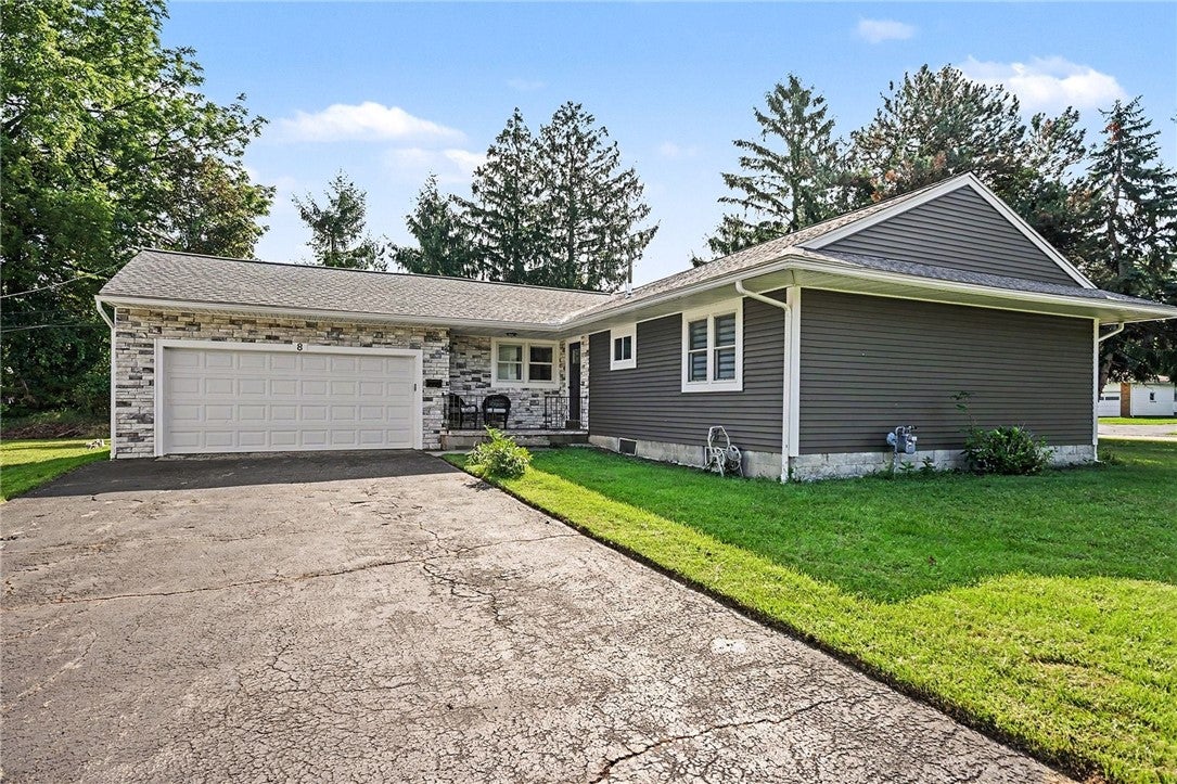 8 Hillview Drive