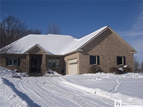 Photo of 7 Nance Ter, Pomfret, NY 14063 (MLS # R1660504)