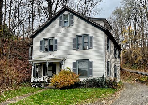 Photo of 101 Glen Drive #1, Oneonta, NY 13820 (MLS # R1652290)