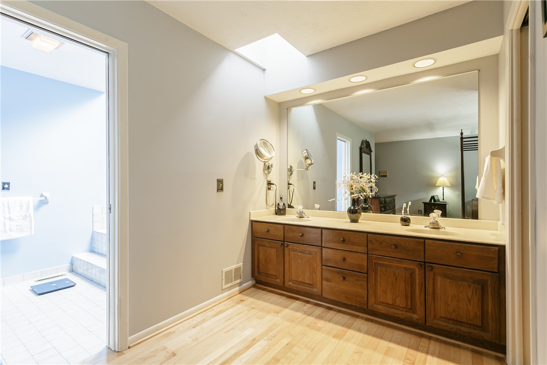 1 Woods Point, Penfield, New York image 18