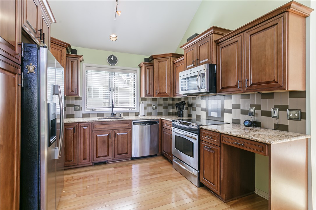 1 Woods Point, Penfield, New York image 7