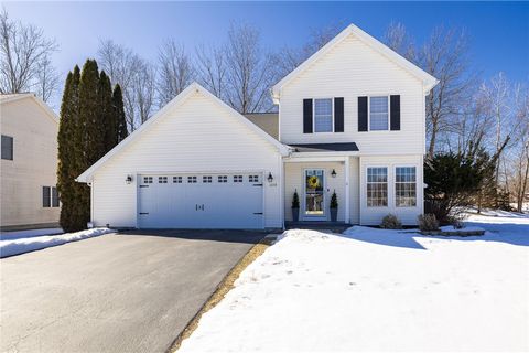 Homes For Sale - 1059 Fawn Wood Drive<br/> Webster, NY 14580