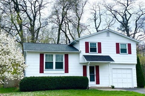 Photo of 37 Penhurst Road, Brighton, NY 14610 (MLS # R1671402)