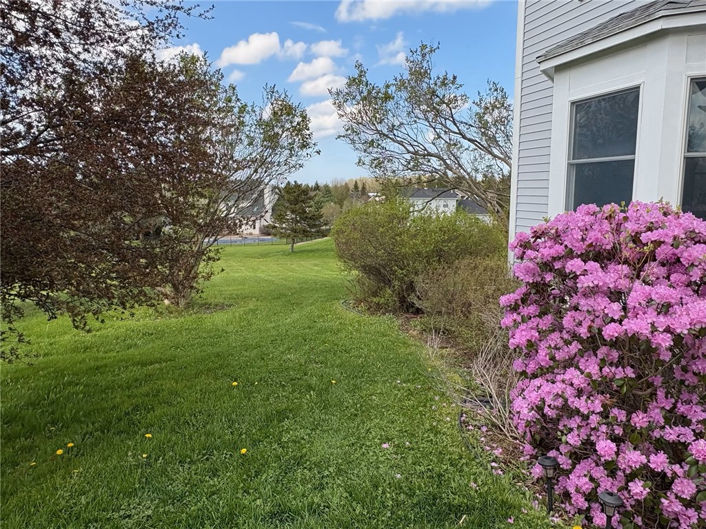 8 Hawkes Trail