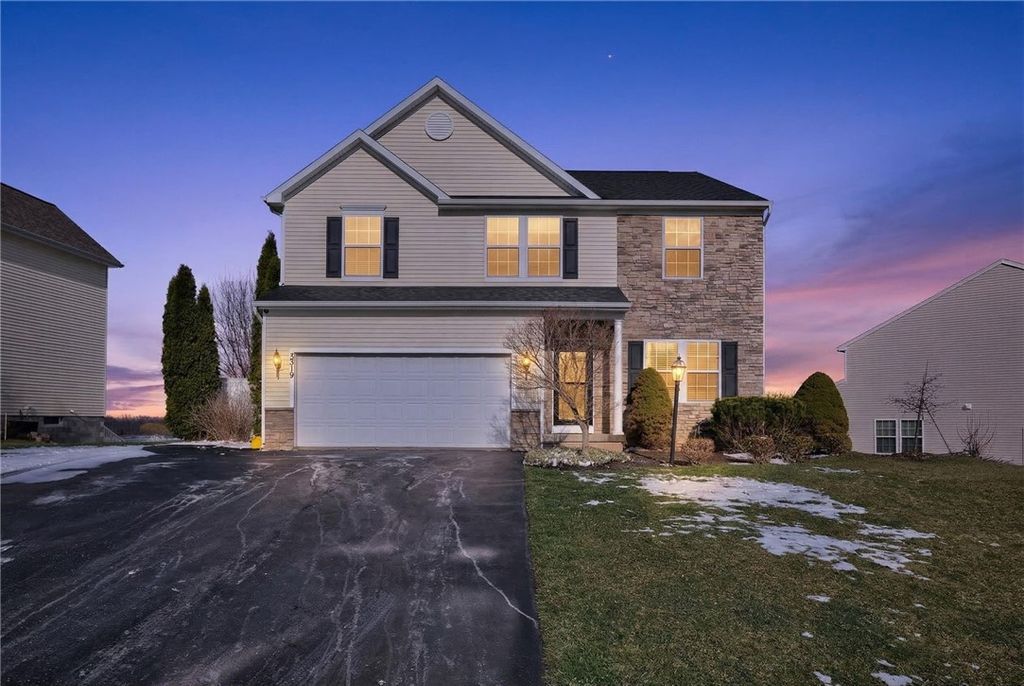 Photo of 3319 Dandelion Trail, Canandaigua Town, NY 14424 (MLS # R1667544)