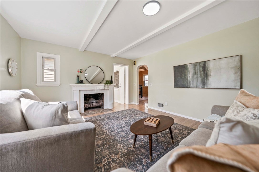 321 Eaglehead Road