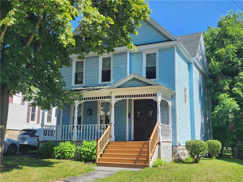 Homes For Sale - 228 Woodlawn Avenue<br/> Cayuga County, Auburn, NY 13021