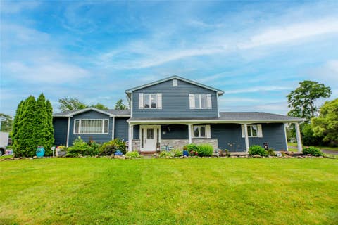 Photo of 39 Kathy Drive, Henrietta, NY 14534 (MLS # R1702148)