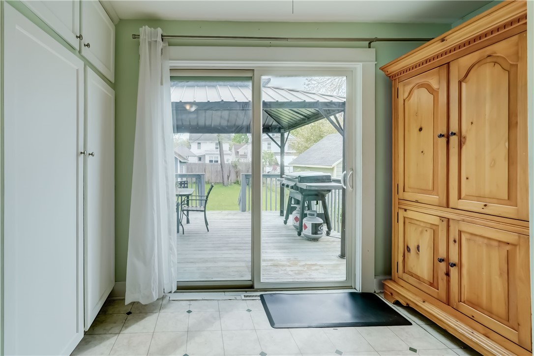 222 East Avenue, East Rochester, New York image 15