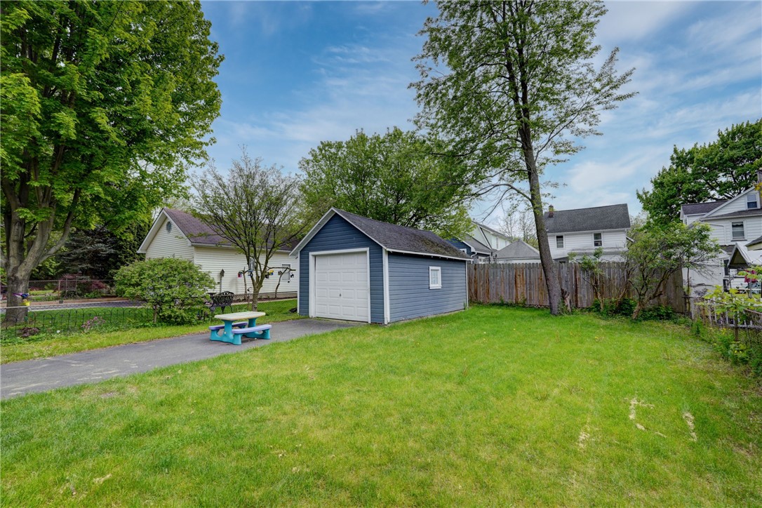 222 East Avenue, East Rochester, New York image 34