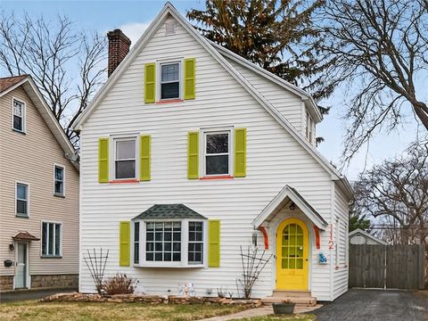 Homes For Sale - 112 Maplehurst Road<br/> Irondequoit, NY 14617