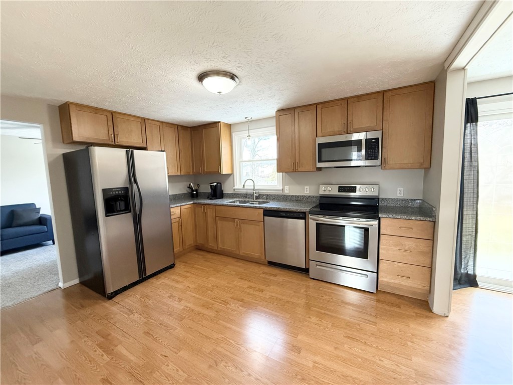 5756 Dalton Drive, Farmington, New York image 17