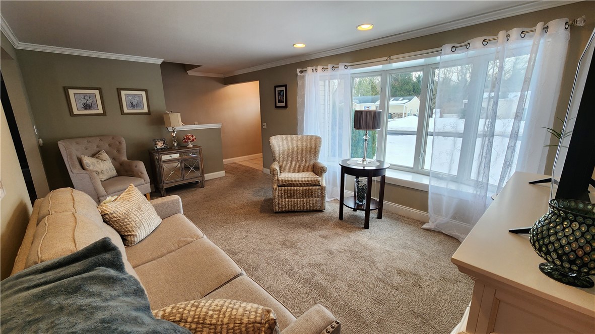 208 Oakwood Lane, Webster, New York image 12