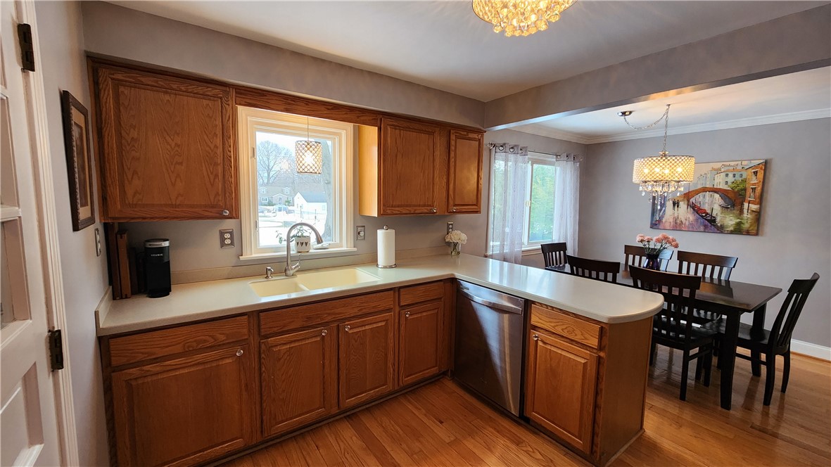 208 Oakwood Lane, Webster, New York image 2