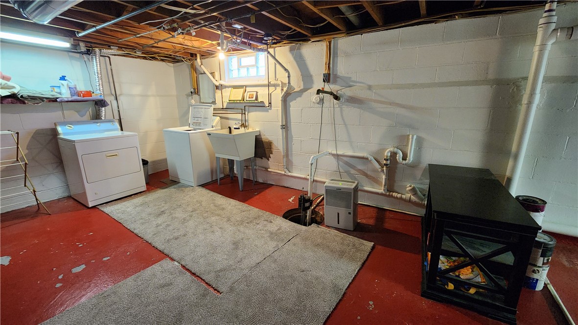 208 Oakwood Lane, Webster, New York image 39