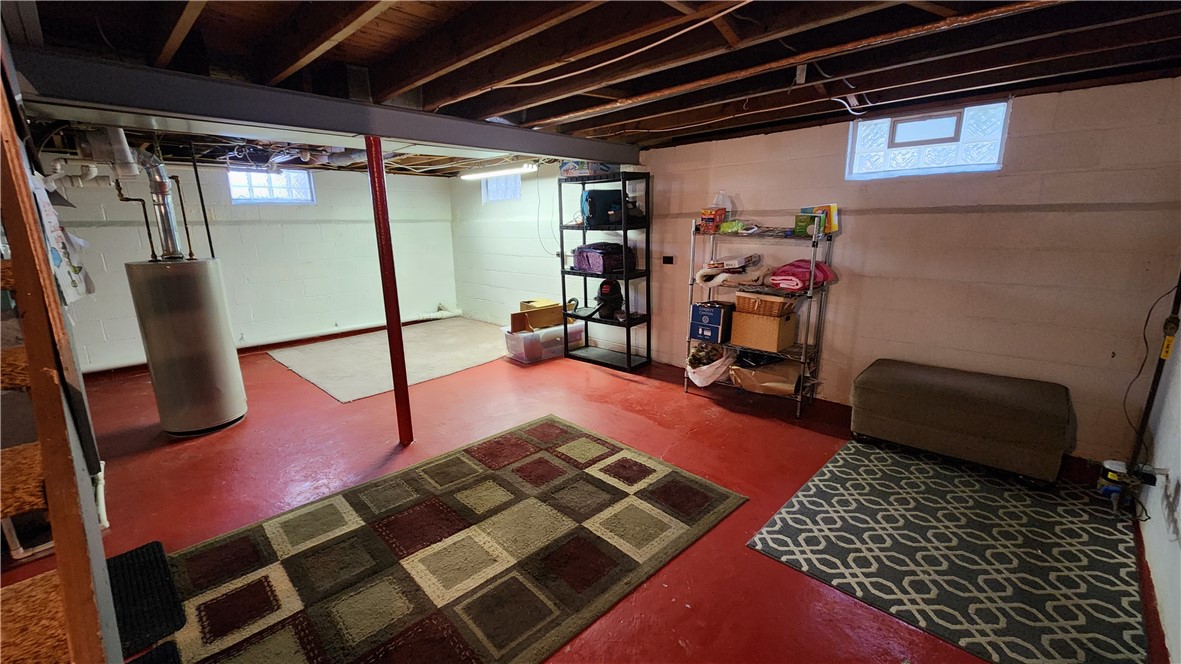 208 Oakwood Lane, Webster, New York image 38