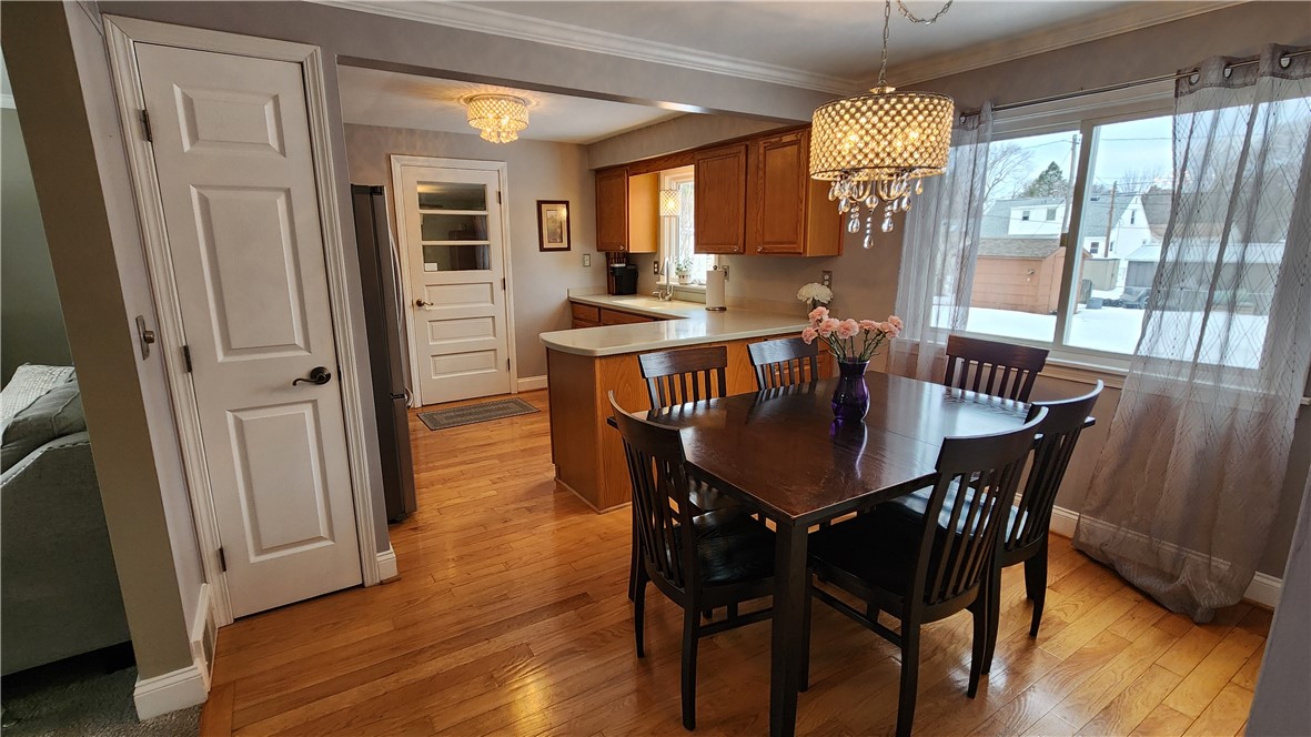 208 Oakwood Lane, Webster, New York image 8