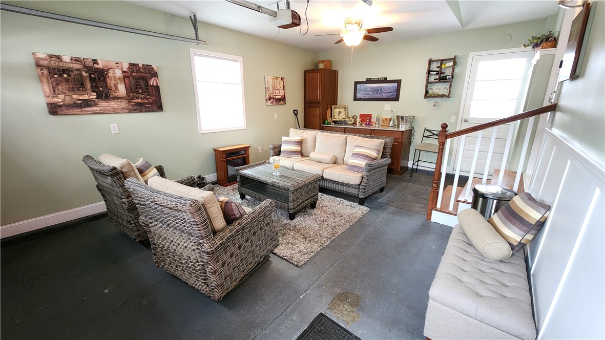 208 Oakwood Lane, Webster, New York image 33