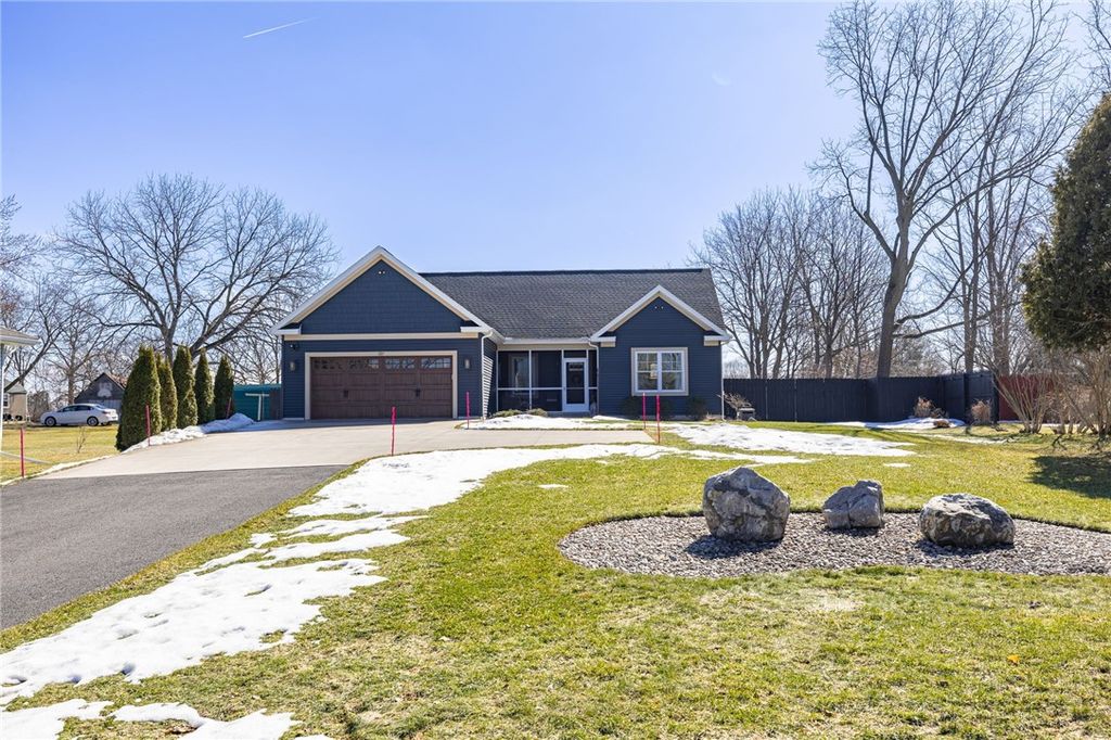 Photo of 187 Chapel Street, Canandaigua City, NY 14424 (MLS # R1664224)