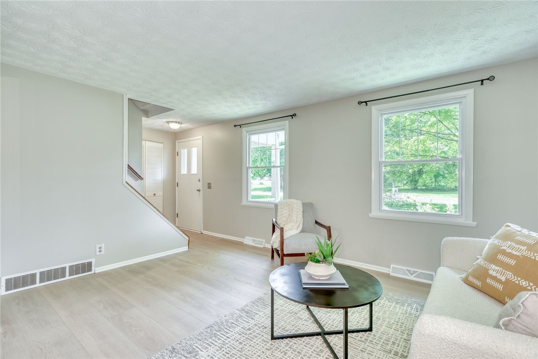 866 Bridle Ln Ln, Webster, New York image 6
