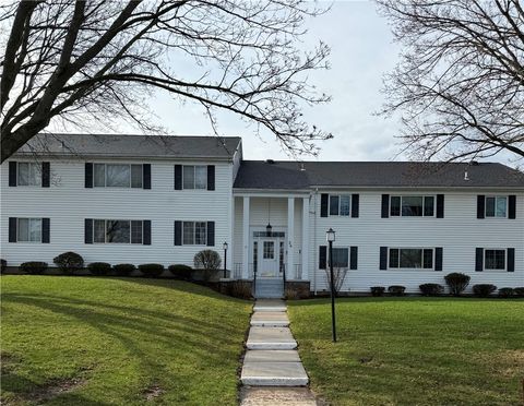 Condo For Sale - 26 Colonial Parkway #H<br/> Monroe County, Pittsford, NY 14534