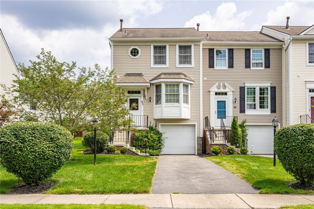 82 Courtshire Ln