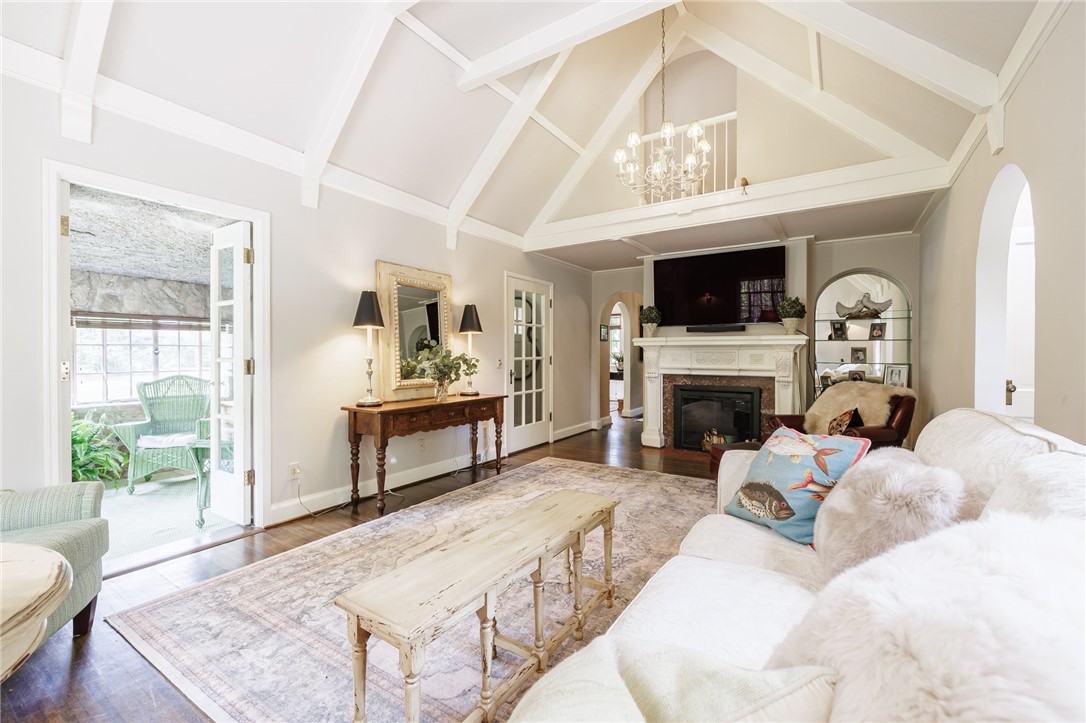 2 Lafayette Parkway
