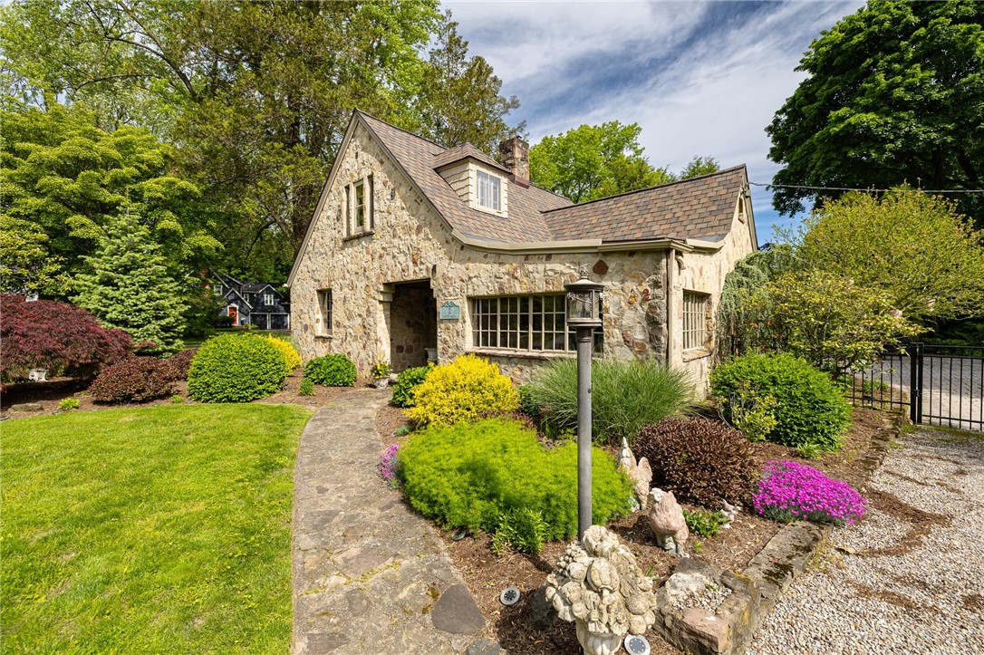 2 Lafayette Parkway