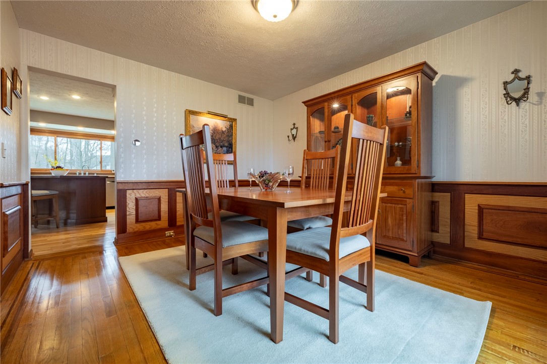 899 Friar Tuck Lane, Webster, New York image 32